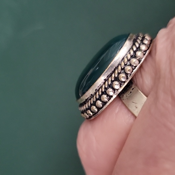 Green Agate Sterling Silver Ring - Picture 2 of 4